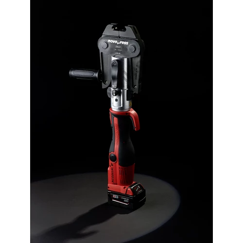 NOVOPRESS ACO203XLBT-TD elektrohidraulikus, akkumulátoros radiál présszerszám (1db akkumulátor 18V, 5,0Ah, BLUETHOOT funkcióval, tárolódobozban)